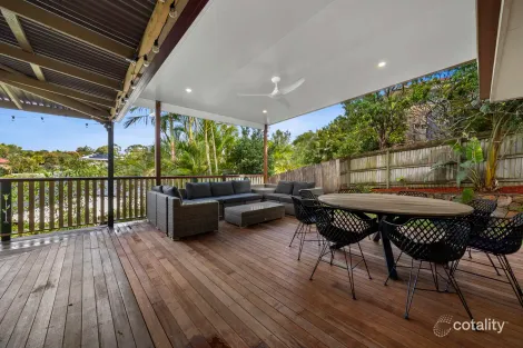 3 Carroll Ct, Arana Hills, QLD 4054