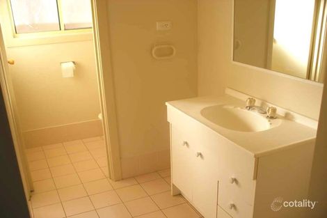 Property photo of 27 Bamarook Crescent Glenfield Park NSW 2650