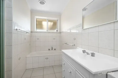 Property photo of 6 Marilyn Close Corio VIC 3214