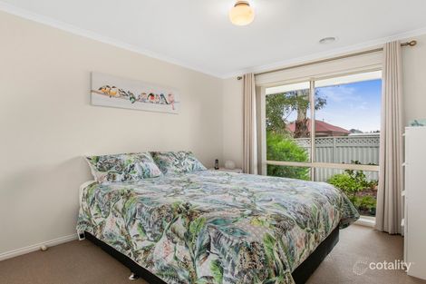 27 Oaklands Way, Pakenham, VIC 3810