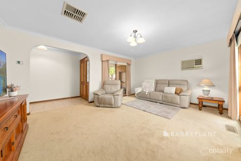 Property photo of 1 Ellaswood Close Berwick VIC 3806