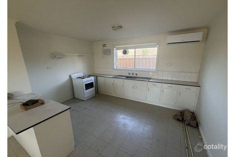 Property photo of 8/214 Biggs Street St Albans VIC 3021