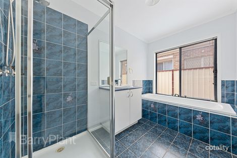 4 Glenelg Bvd, Taylors Hill, VIC 3037