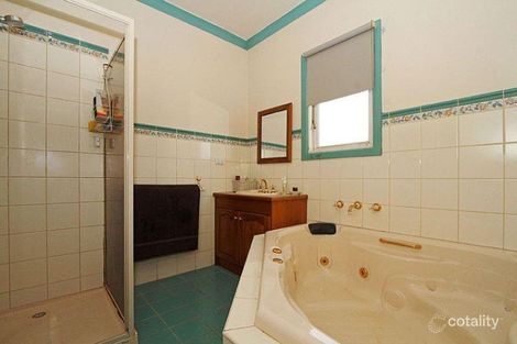 Property photo of 16 Glasgow Avenue Reservoir VIC 3073