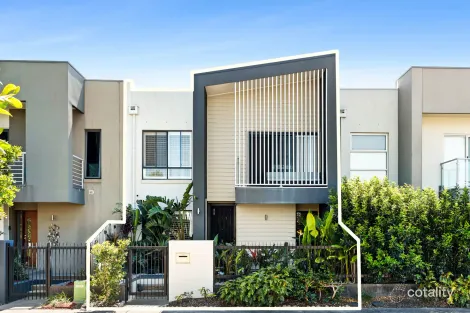Property photo of 21 Lighthouse Circuit Birtinya QLD 4575