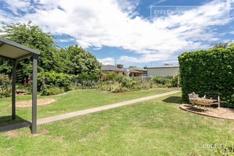 Property photo of 42 Plumpton Road Kooringal NSW 2650