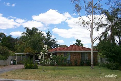 135 Grovelands Dr, Camillo, WA 6111