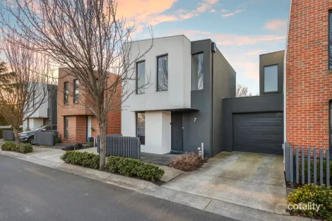 7 Monteith Pl, Ballarat Central, VIC 3350