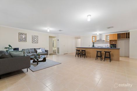 Property photo of 2 Yankos Drive Werribee VIC 3030