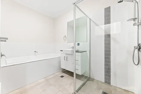 Property photo of 2/11 Wagtail Crescent Batehaven NSW 2536