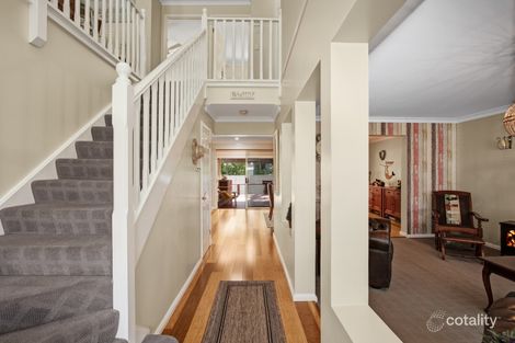 Property photo of 29 The Valley Way Lisarow NSW 2250