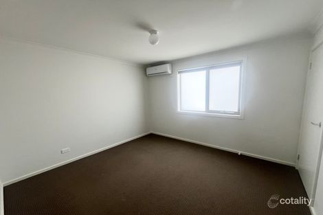 Property photo of 24/1 Hyde Park Avenue Craigieburn VIC 3064