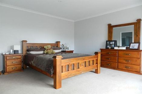 Property photo of 83 Gatehouse Drive Eastwood VIC 3875