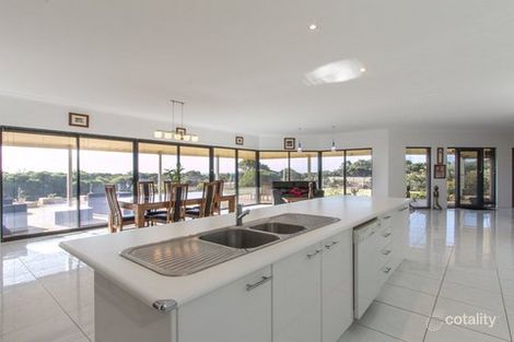 Property photo of 4 Glassford Vista Glenfield WA 6532