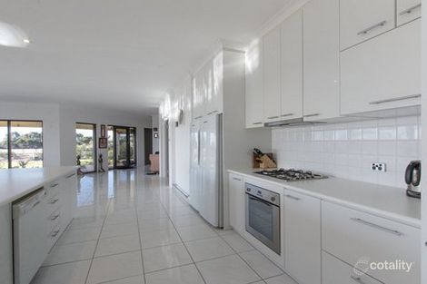 Property photo of 4 Glassford Vista Glenfield WA 6532