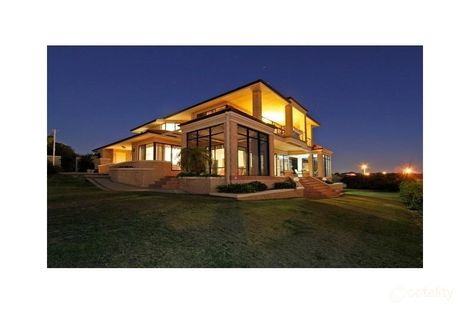 Property photo of 8 Topmast Place Ocean Reef WA 6027
