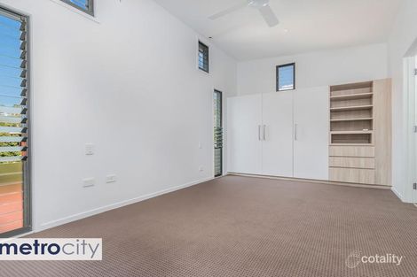 Property photo of 2/173 Sir Fred Schonell Drive St Lucia QLD 4067