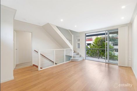Property photo of 3/176 Surf Parade Broadbeach QLD 4218