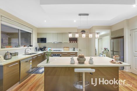 Property photo of 8 Herring Avenue Cranbourne North VIC 3977