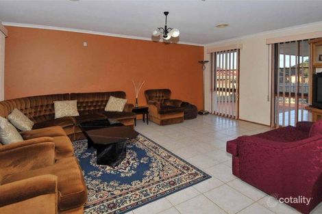Property photo of 2 Knights Way Kings Park VIC 3021