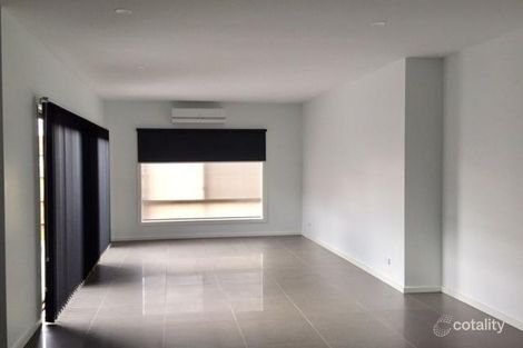 Property photo of 2/10 Brindalee Way Hillside VIC 3037