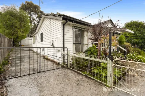 Property photo of 10 Winifred Street Seville VIC 3139