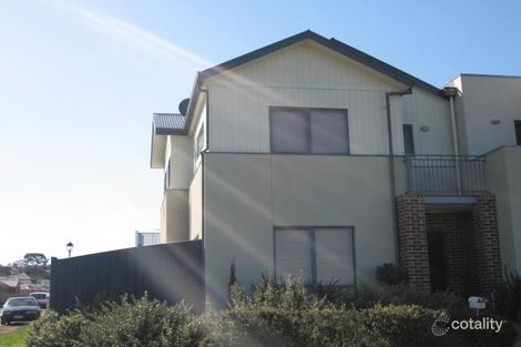 76 Hamilton Hume Pde, Craigieburn, VIC 3064