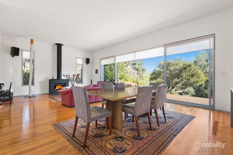 Property photo of 21 Flora Grove Ivanhoe East VIC 3079