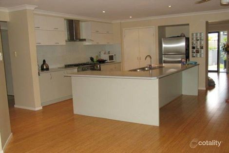 Property photo of 17 Highcrest Circuit Molendinar QLD 4214