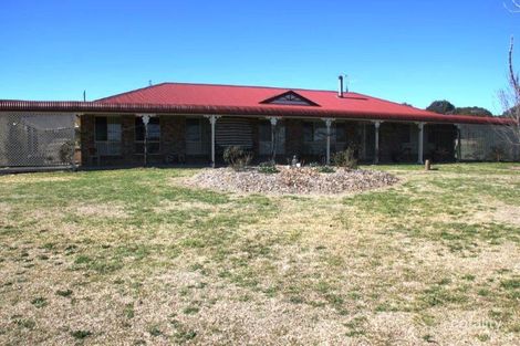 38 Sugarloaf Rd, Walcha, NSW 2354