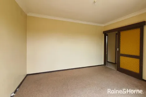 Property photo of 3/28 Stradbroke Drive St Albans VIC 3021