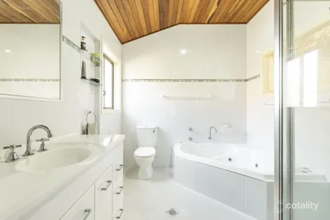 Property photo of 18 The Peninsula Yamba NSW 2464