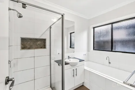 Property photo of 27 Bindi Avenue Tarneit VIC 3029
