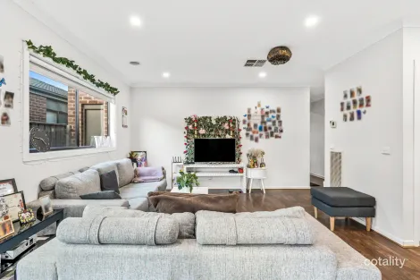 Property photo of 27 Bindi Avenue Tarneit VIC 3029
