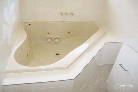 Property photo of 5 Lochinvar Court Highland Park QLD 4211