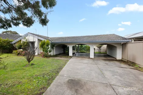 10 AVOCA CRES, ALFREDTON, VIC 3350