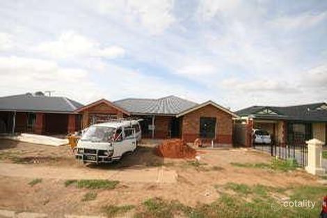 10 Hamley Cres, Mansfield Park, SA 5012