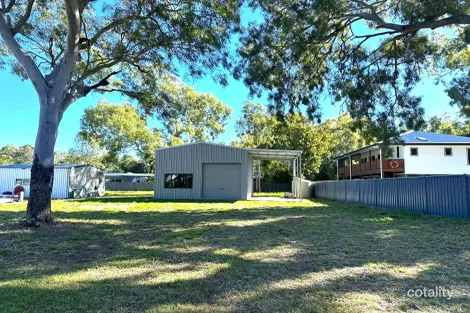 2 Storm Petrel Ct, Moore Park Beach, QLD 4670