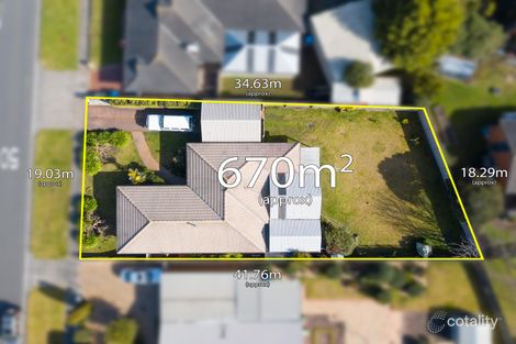 Property photo of 3 Waverley Park Drive Cranbourne North VIC 3977