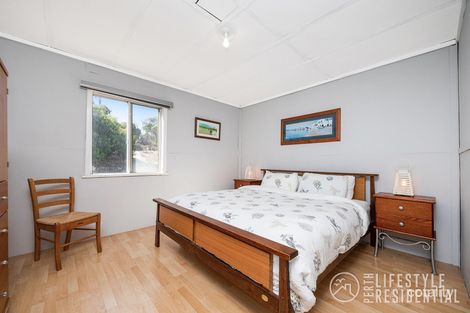 Property photo of 24 Mortimer Road Guilderton WA 6041