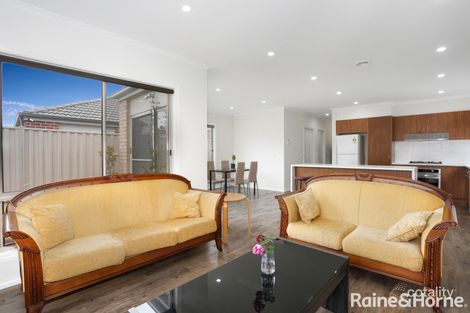 Property photo of 25 Discovery Close Craigieburn VIC 3064