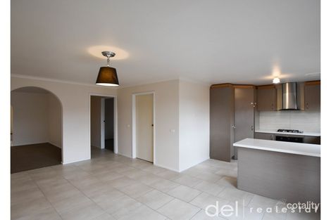 Property photo of 6 Hillbrick Court Narre Warren VIC 3805