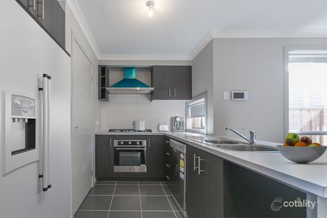 Property photo of 42 Lilyturf Drive Tarneit VIC 3029