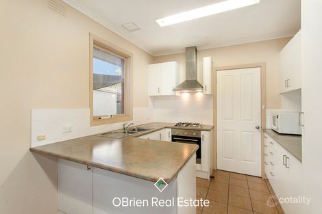 Property photo of 1 Shelford Court Cheltenham VIC 3192