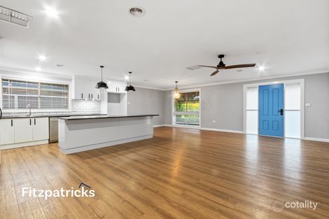 Property photo of 10 Oleander Crescent Lake Albert NSW 2650