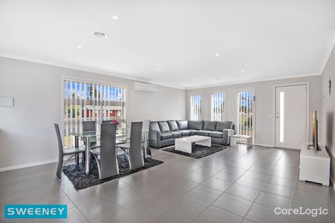 Property photo of 1/27 Woorite Place Wyndham Vale VIC 3024
