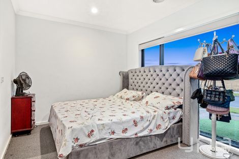 Property photo of 34 Hammersmith Road Wyndham Vale VIC 3024