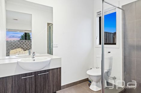 Property photo of 34 Hammersmith Road Wyndham Vale VIC 3024