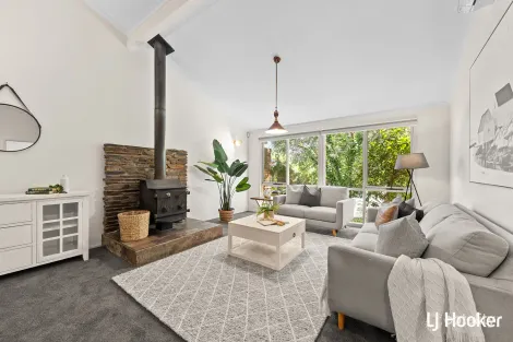 Property photo of 17 Kinchela Crescent Latham ACT 2615