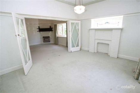 Property photo of 30 Rockbeare Grove Ivanhoe VIC 3079